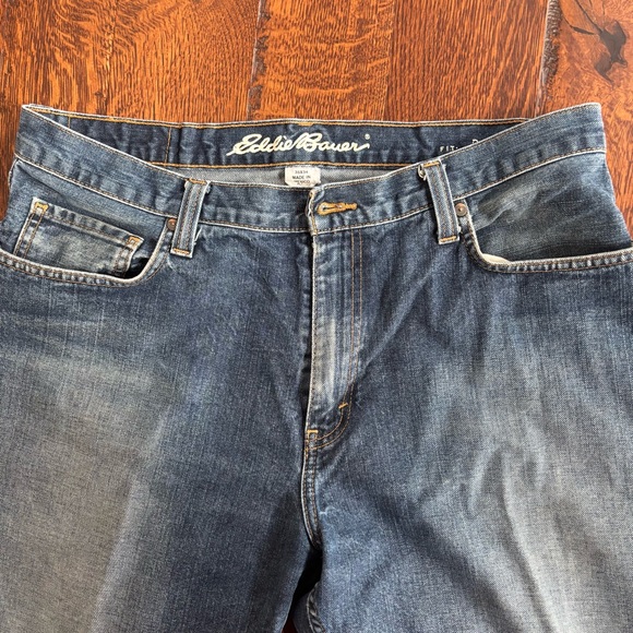 Eddie Bauer Relaxed Fit Blue Jeans W 35 L 34 - Picture 4 of 10